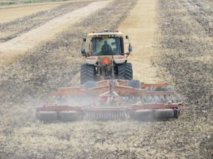 Hinged mechanisms for tractors